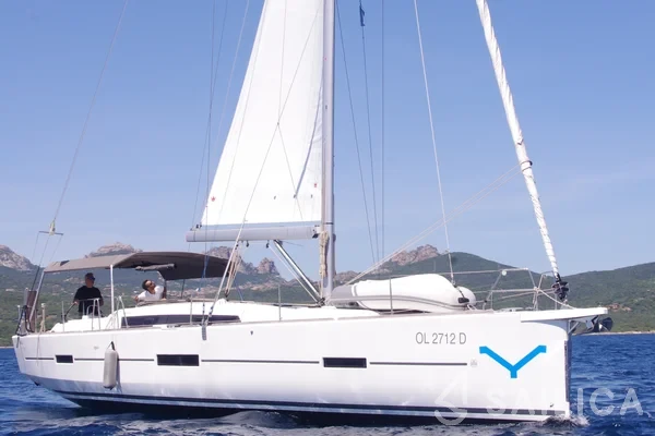 Dufour 460 GL - Yacht Charter Sailica