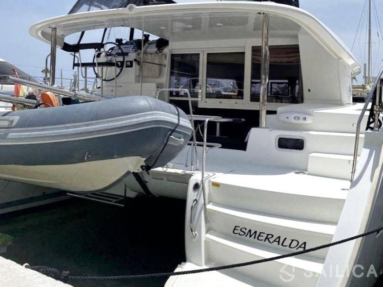 Lagoon 400 S2 - Yacht Charter Sailica