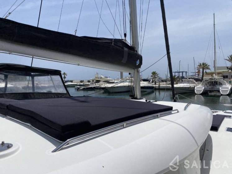 Lagoon 400 S2 - Yacht Charter Sailica