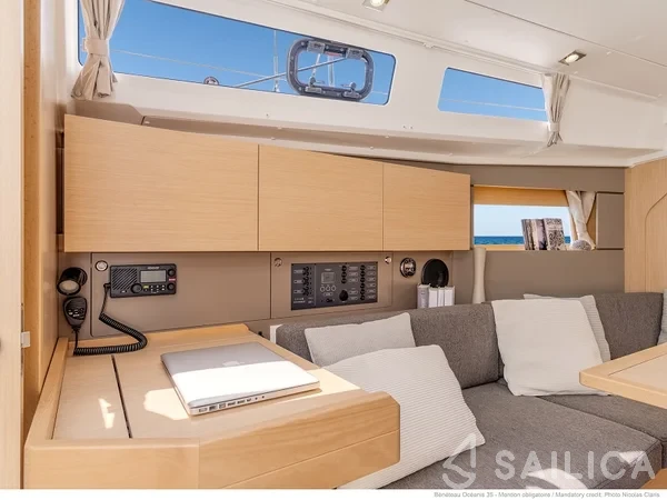 Oceanis 35.1 - Yacht Charter Sailica