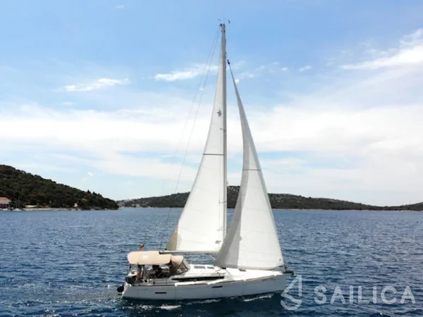 Sun Odyssey 389 - Yacht Charter Sailica