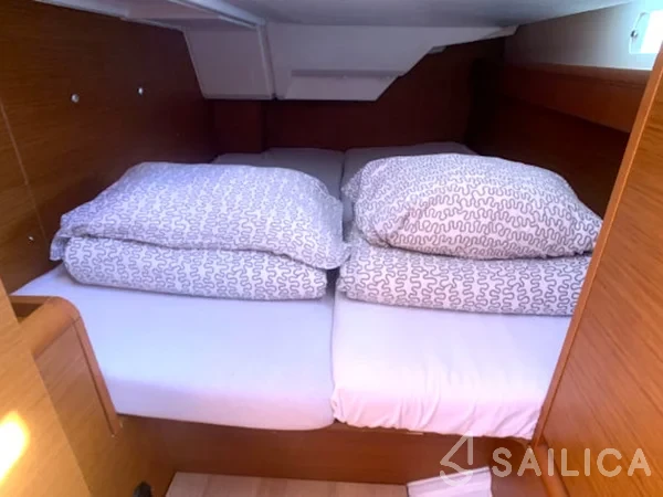 Sun Odyssey 389 - Yacht Charter Sailica