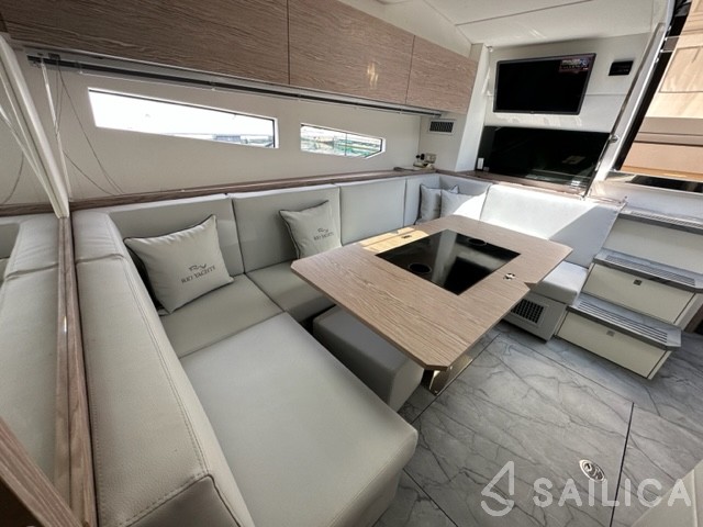 Rio Parana 38 - Yacht Charter Sailica