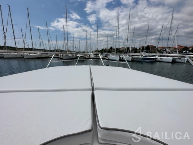 Rio Parana 38 - Yacht Charter Sailica