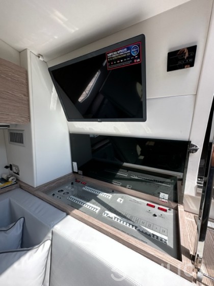 Rio Parana 38 - Yacht Charter Sailica