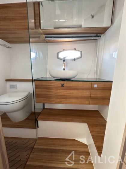 Rio Parana 38 - Yacht Charter Sailica