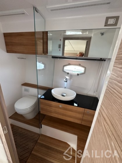 Rio Parana 38 - Yacht Charter Sailica