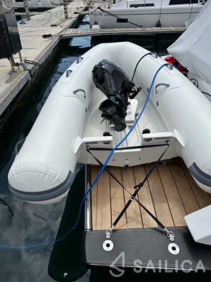 Rio Parana 38 - Yacht Charter Sailica