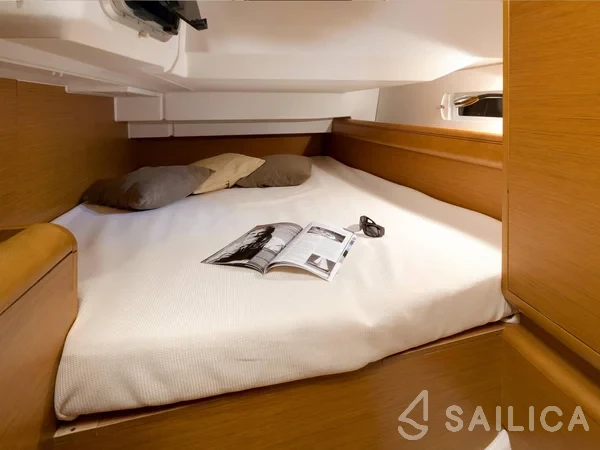 Sun Odyssey 419 - Yacht Charter Sailica