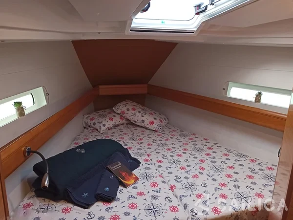 Sun Odyssey 419 - Yacht Charter Sailica