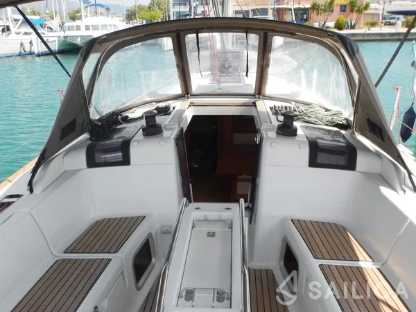Sun Odyssey 419 - Yacht Charter Sailica