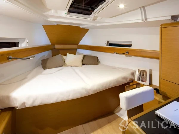 Sun Odyssey 419 - Yacht Charter Sailica