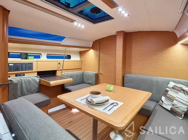Sun Odyssey 419 - Yacht Charter Sailica