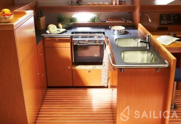 Bavaria 51 Cruiser - Yacht Charter Sailica
