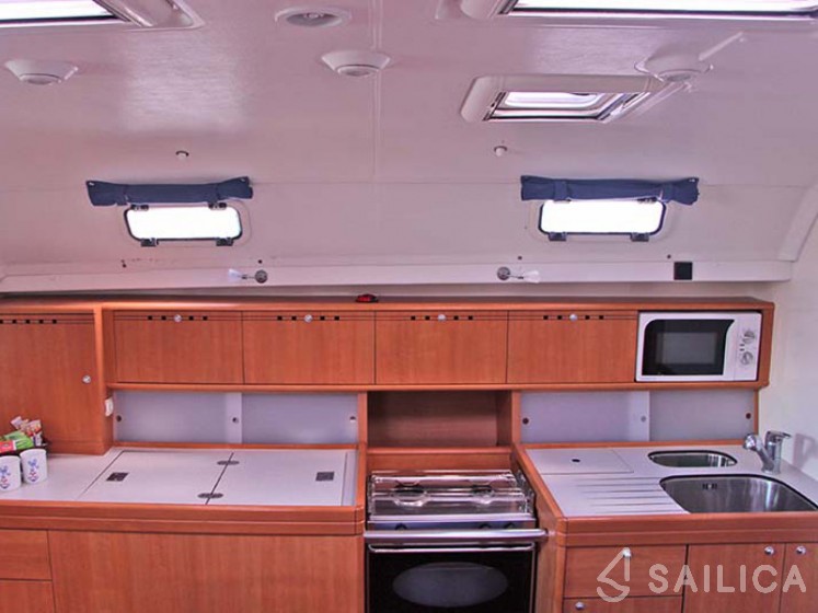Harmony 52 - Yacht Charter Sailica
