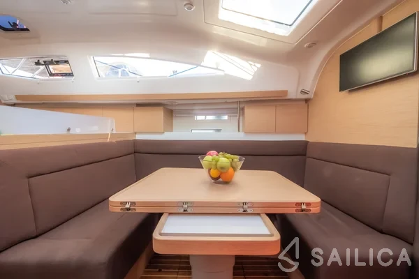 Elan 40 Impression - Yacht Charter Sailica