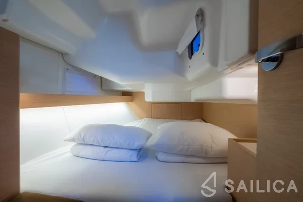 Elan 40 Impression - Yacht Charter Sailica