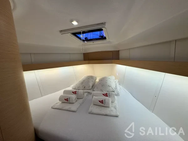 Elan 40 Impression - Yacht Charter Sailica