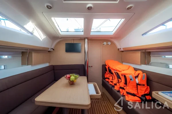 Elan 40 Impression - Yacht Charter Sailica