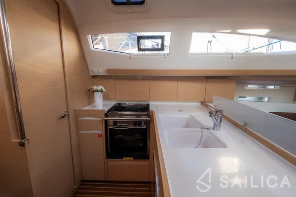 Elan 40 Impression - Yacht Charter Sailica