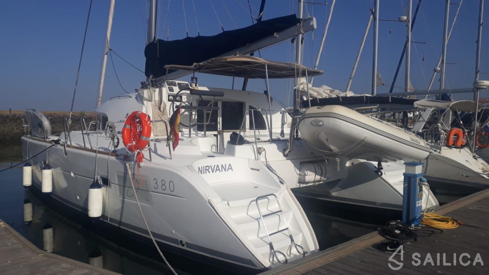Lagoon 380 - Yacht Charter Sailica