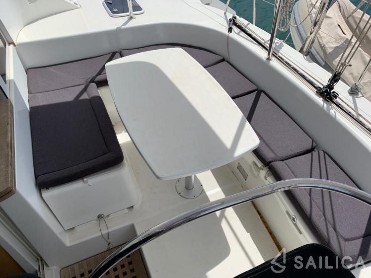 Lagoon 380 - Yacht Charter Sailica