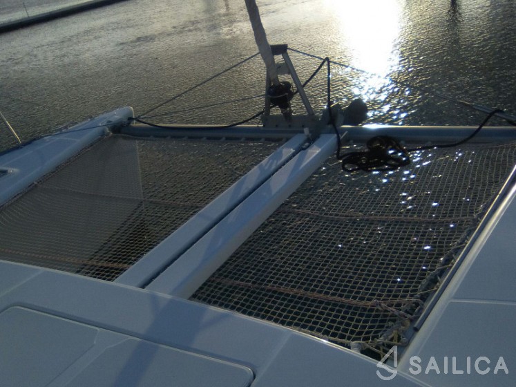 Lagoon 380 - Yacht Charter Sailica