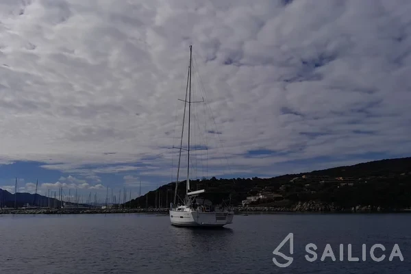 Dufour 460 GL - Yacht Charter Sailica
