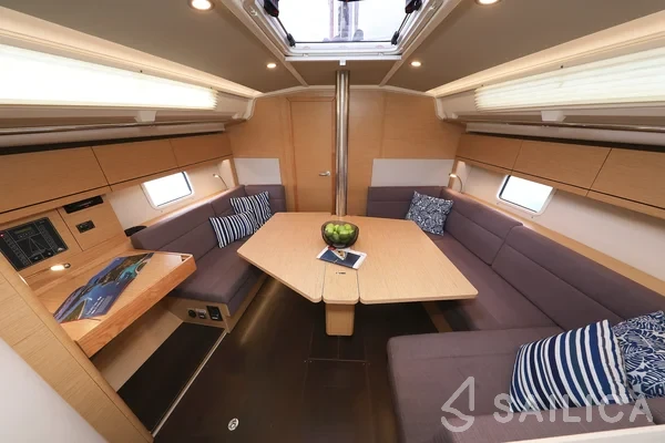Hanse 418 - Yacht Charter Sailica