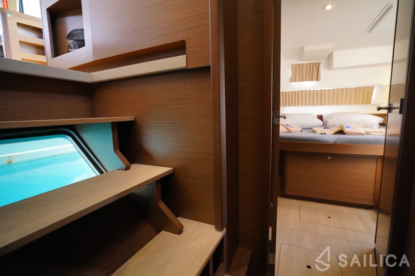 Lagoon 42 - Yacht Charter Sailica