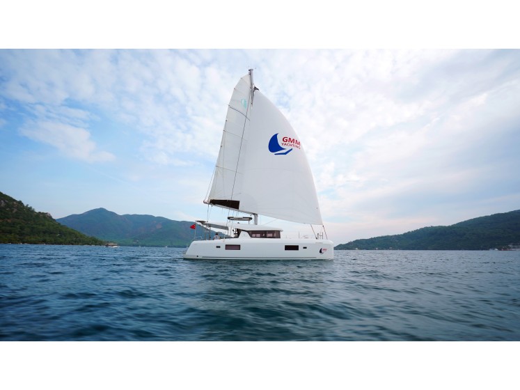 Lagoon 42 - Yacht Charter Sailica