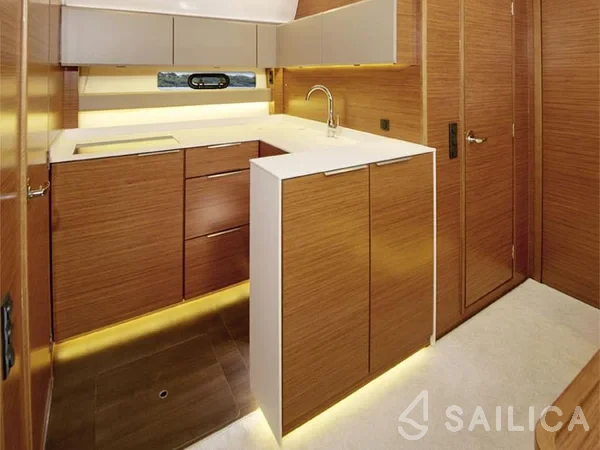 Bavaria Sport 450 HT - Yacht Charter Sailica