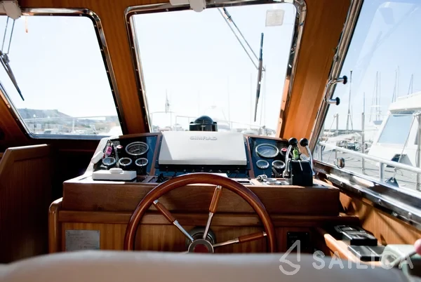 Sciallino 40 - Yacht Charter Sailica