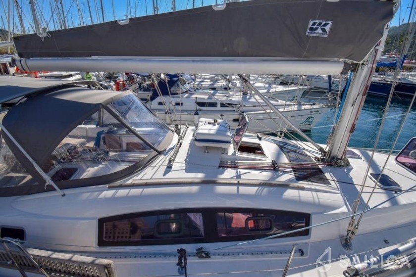 Oceanis 40 - Yacht Charter Sailica