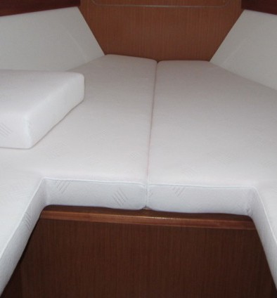 Bavaria Sport 34 HT - Yacht Charter Sailica