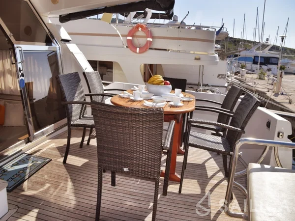 Johnson 56 - Yacht Charter Sailica