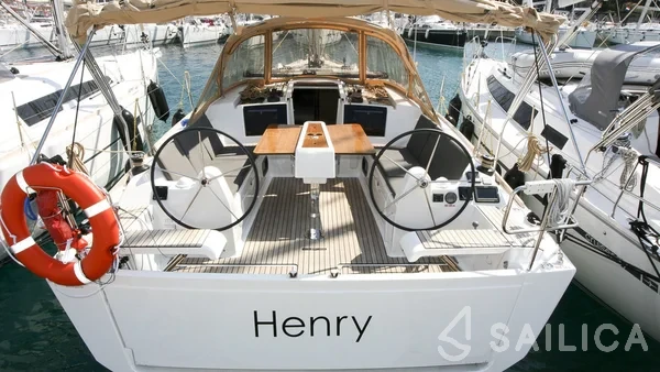 Dufour 382 GL - Yacht Charter Sailica