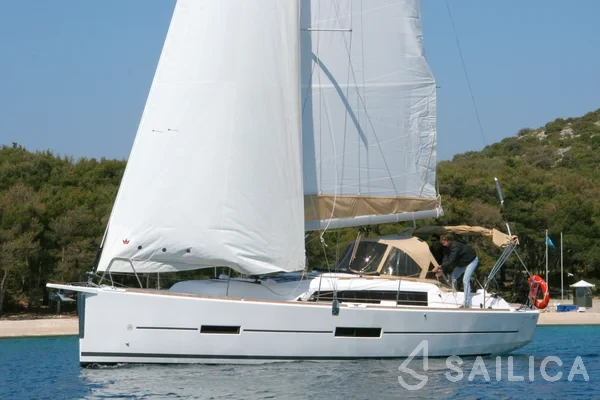 Dufour 382 GL - Yacht Charter Sailica
