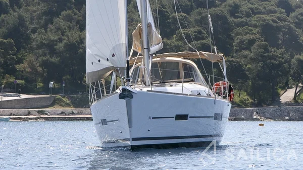 Dufour 382 GL - Yacht Charter Sailica