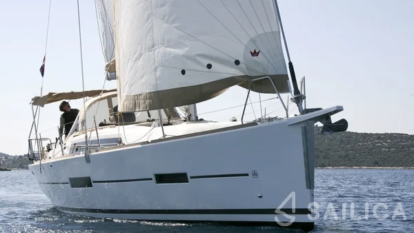 Dufour 382 GL - Yacht Charter Sailica