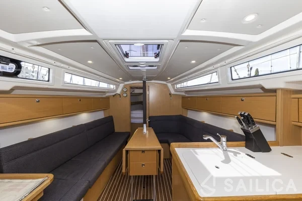 Bavaria Cruiser 34 Style - Yacht Charter Sailica