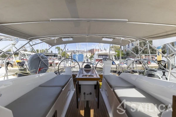 Bavaria Cruiser 34 Style - Yacht Charter Sailica