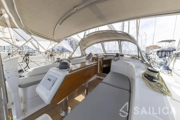 Bavaria Cruiser 34 Style - Yacht Charter Sailica