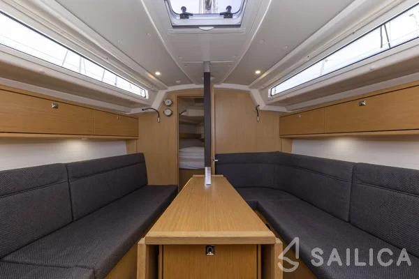 Bavaria Cruiser 34 Style - Yacht Charter Sailica