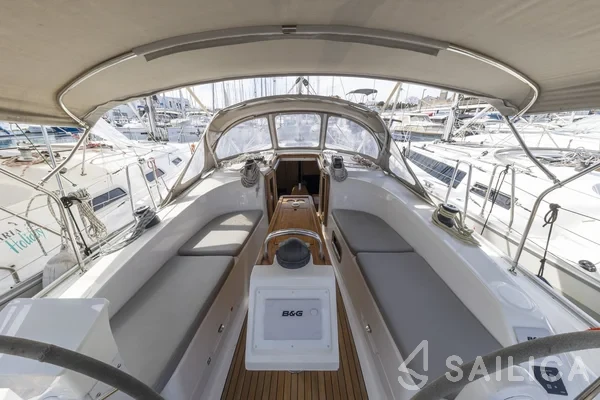 Bavaria Cruiser 34 Style - Yacht Charter Sailica