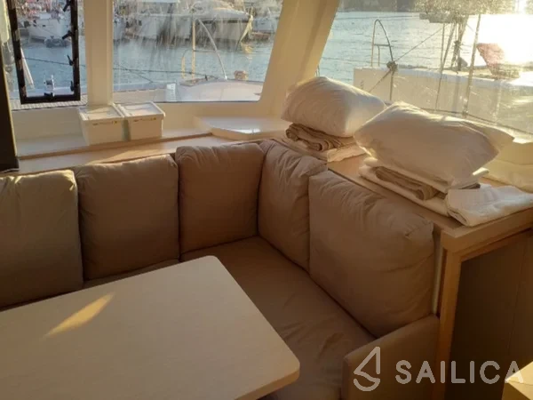 Lucia 40 - Yacht Charter Sailica