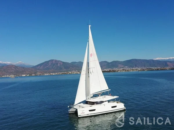 Lucia 40 - Yacht Charter Sailica