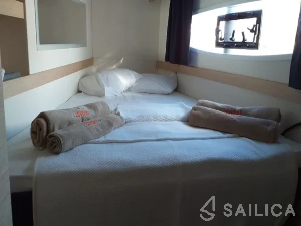 Lucia 40 - Yacht Charter Sailica