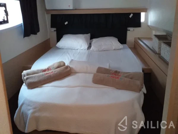 Lucia 40 - Yacht Charter Sailica