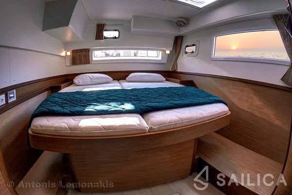 Lagoon 42 - Yacht Charter Sailica